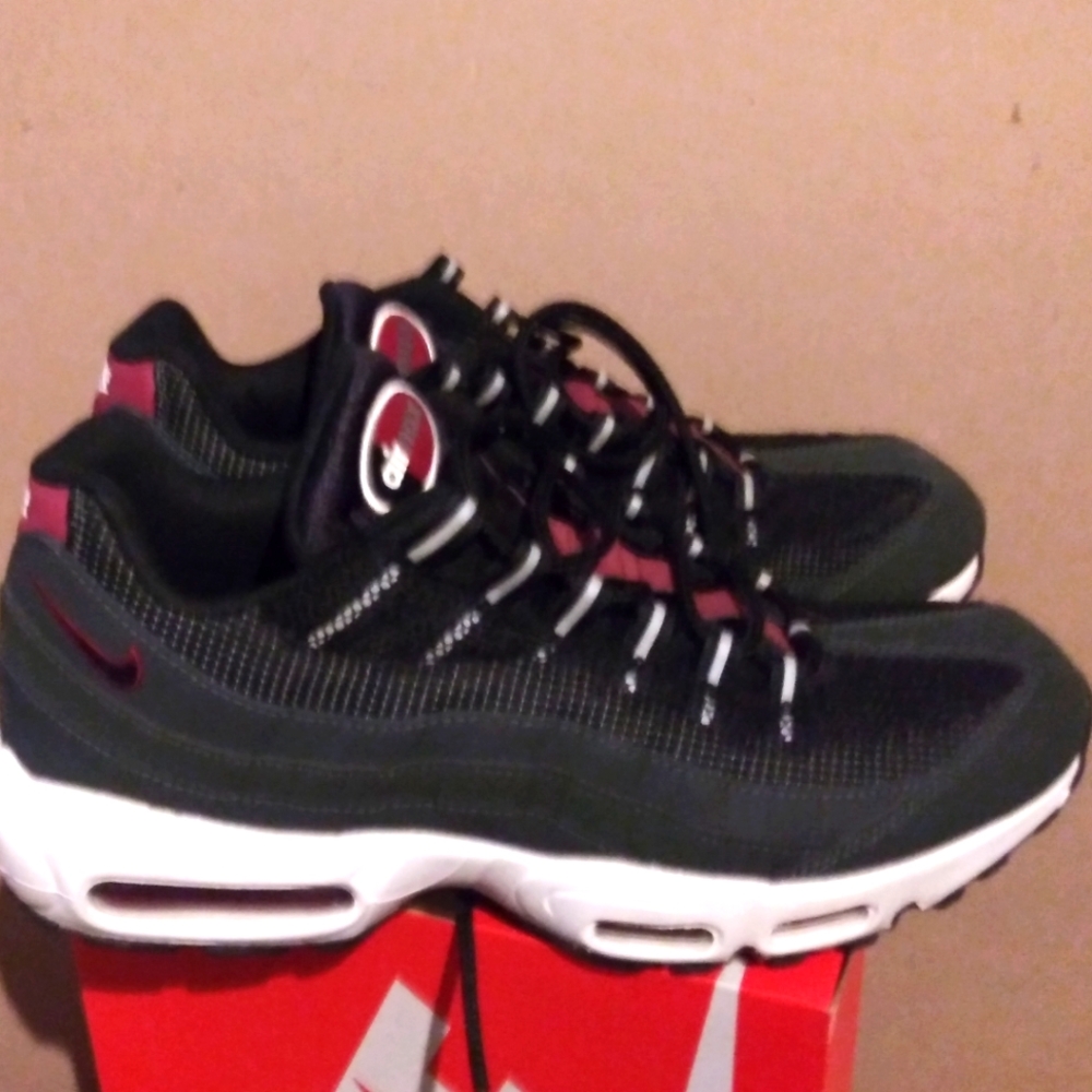 Nike Air Max 95 Essential